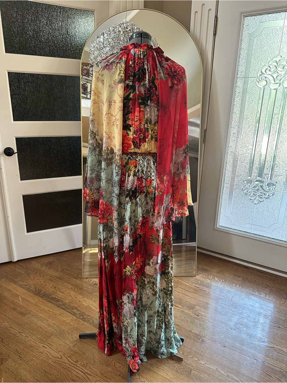 NWT Alice + Olivia Malinda Maxi Dress size 4 video - Picture 6 of 17